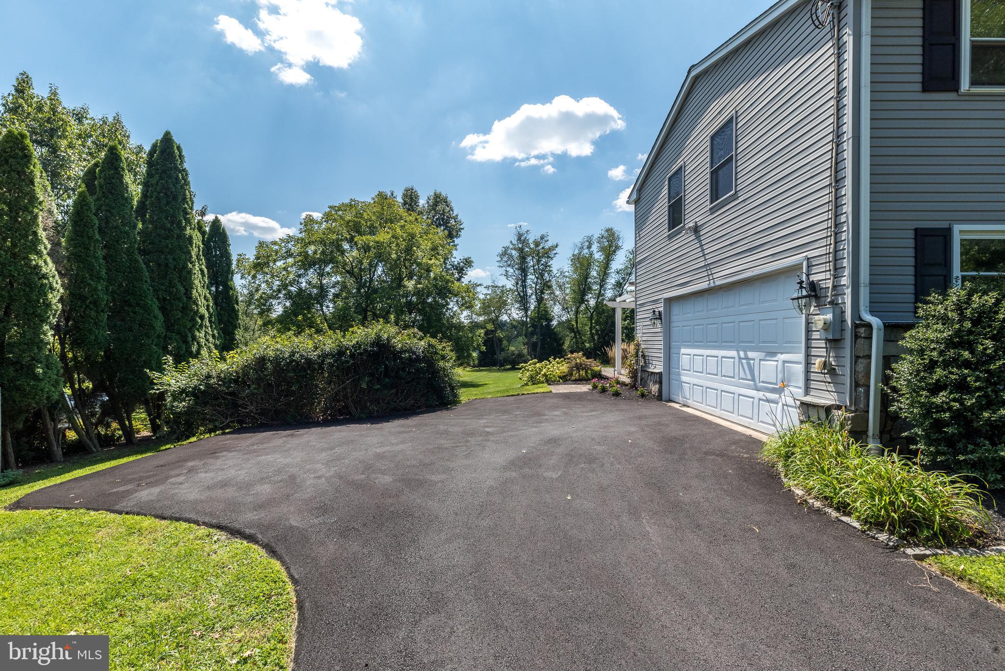 3184 Berkshire Road Doylestown, PA 18902 - Photo 6 of 54