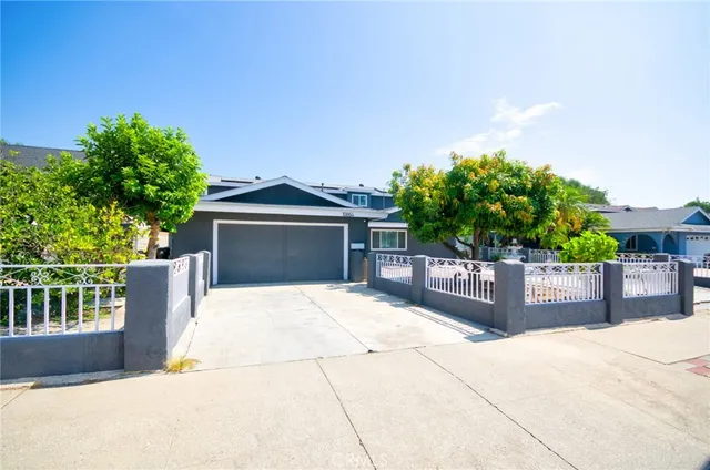 a view of house and outdoor space