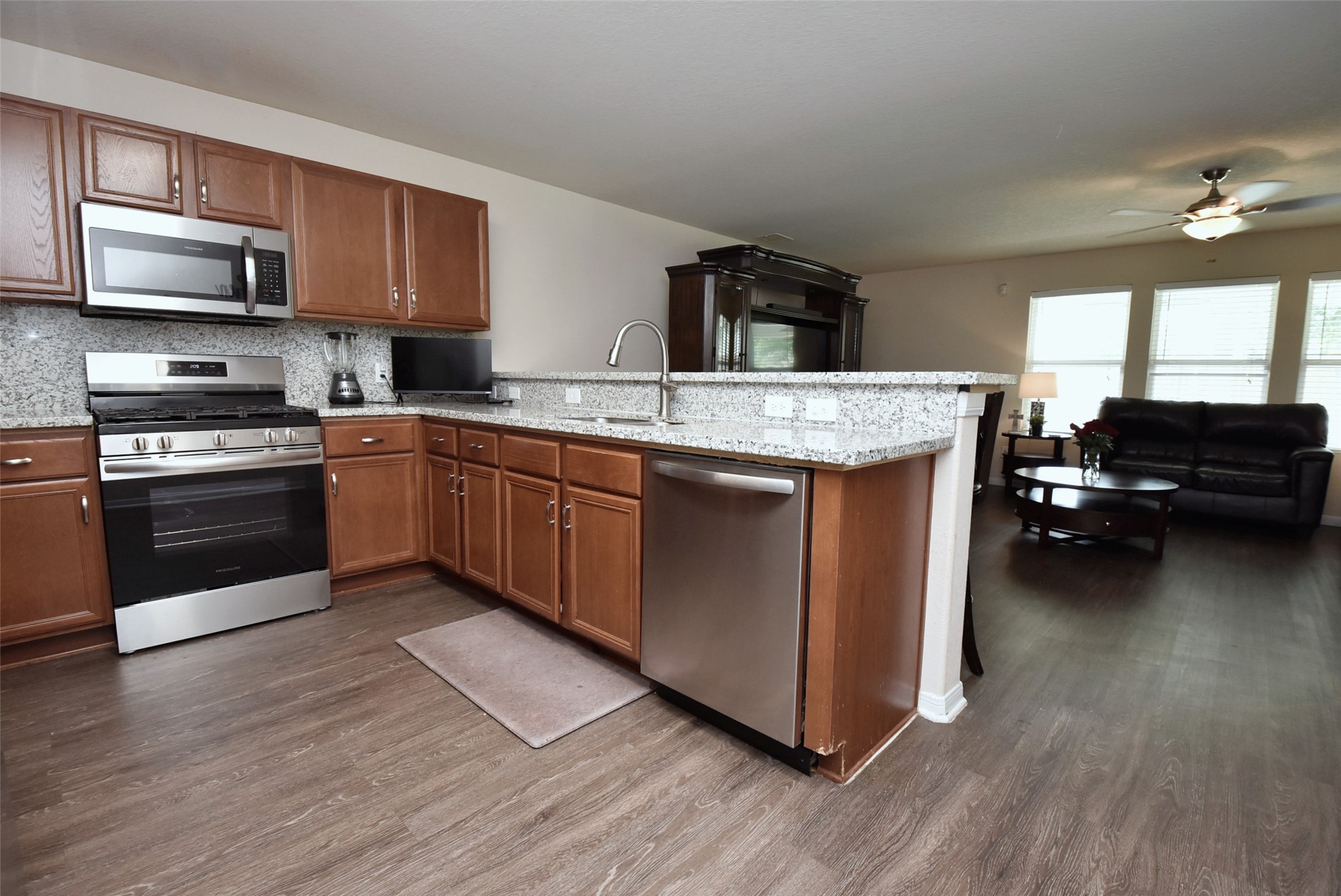 10603 Ince Lane Houston, TX 77040 - Photo 13 of 32