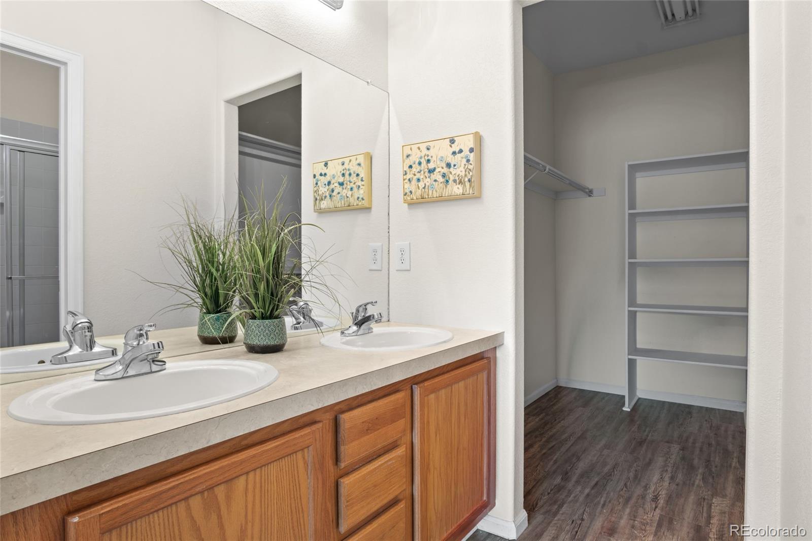 1435 South Chambers Road, Unit 102 Aurora, CO 80017 - Photo 19 of 38