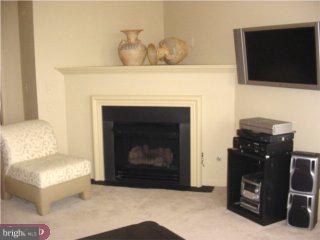 70 Kyle Way Ewing, NJ 08628 - Photo 3 of 6