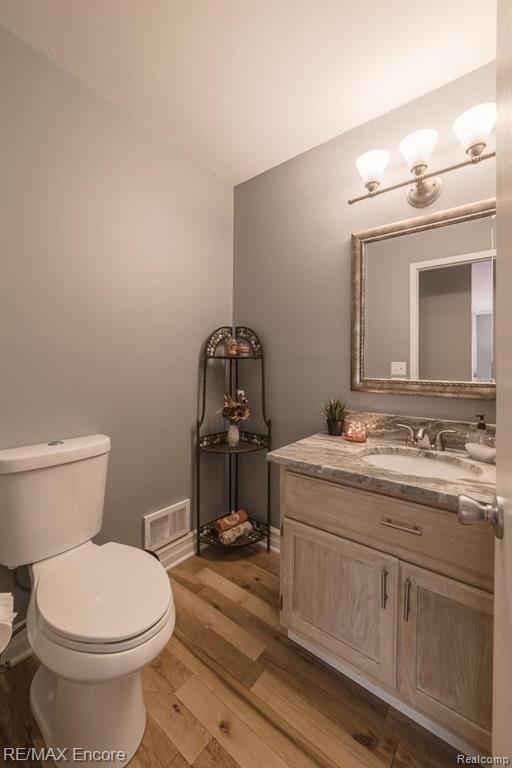 2025 Avonstoke Road Rochester Hills, MI 48307 - Photo 20 of 47