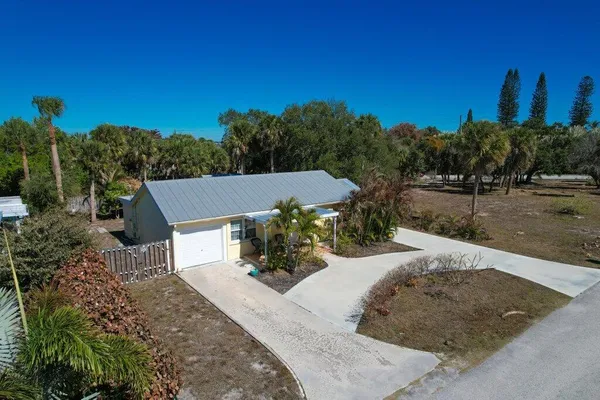 $425,000 | 2427 Northeast Center Street, Jensen Beach, FL 34957