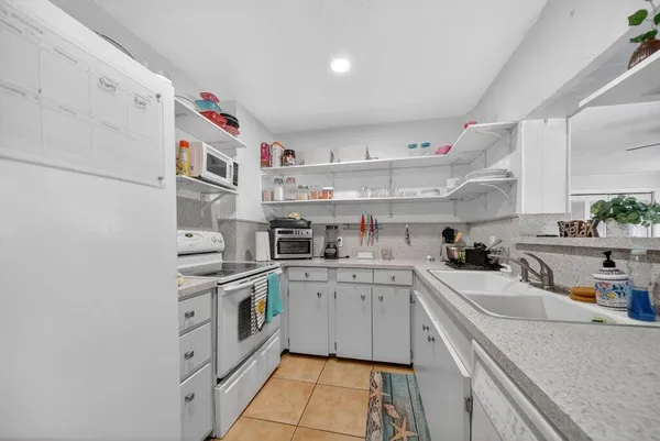 $425,000 | 2427 Northeast Center Street, Jensen Beach, FL 34957