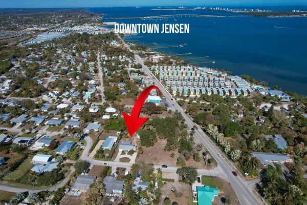 $425,000 | 2427 Northeast Center Street, Jensen Beach, FL 34957