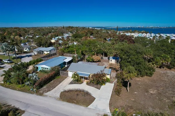 $425,000 | 2427 Northeast Center Street, Jensen Beach, FL 34957