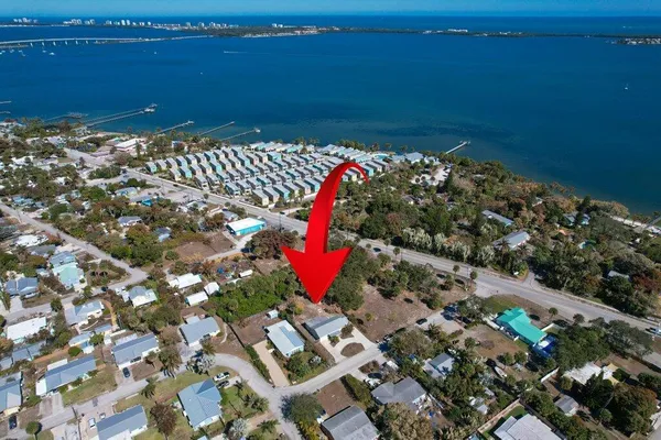 $425,000 | 2427 Northeast Center Street, Jensen Beach, FL 34957