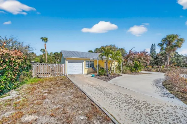 $425,000 | 2427 Northeast Center Street, Jensen Beach, FL 34957