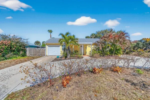 $425,000 | 2427 Northeast Center Street, Jensen Beach, FL 34957