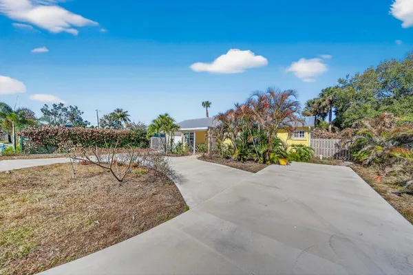 $425,000 | 2427 Northeast Center Street, Jensen Beach, FL 34957