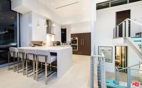 $6,500,000 | 9274 Sierra Mar Drive, Los Angeles, CA 90069