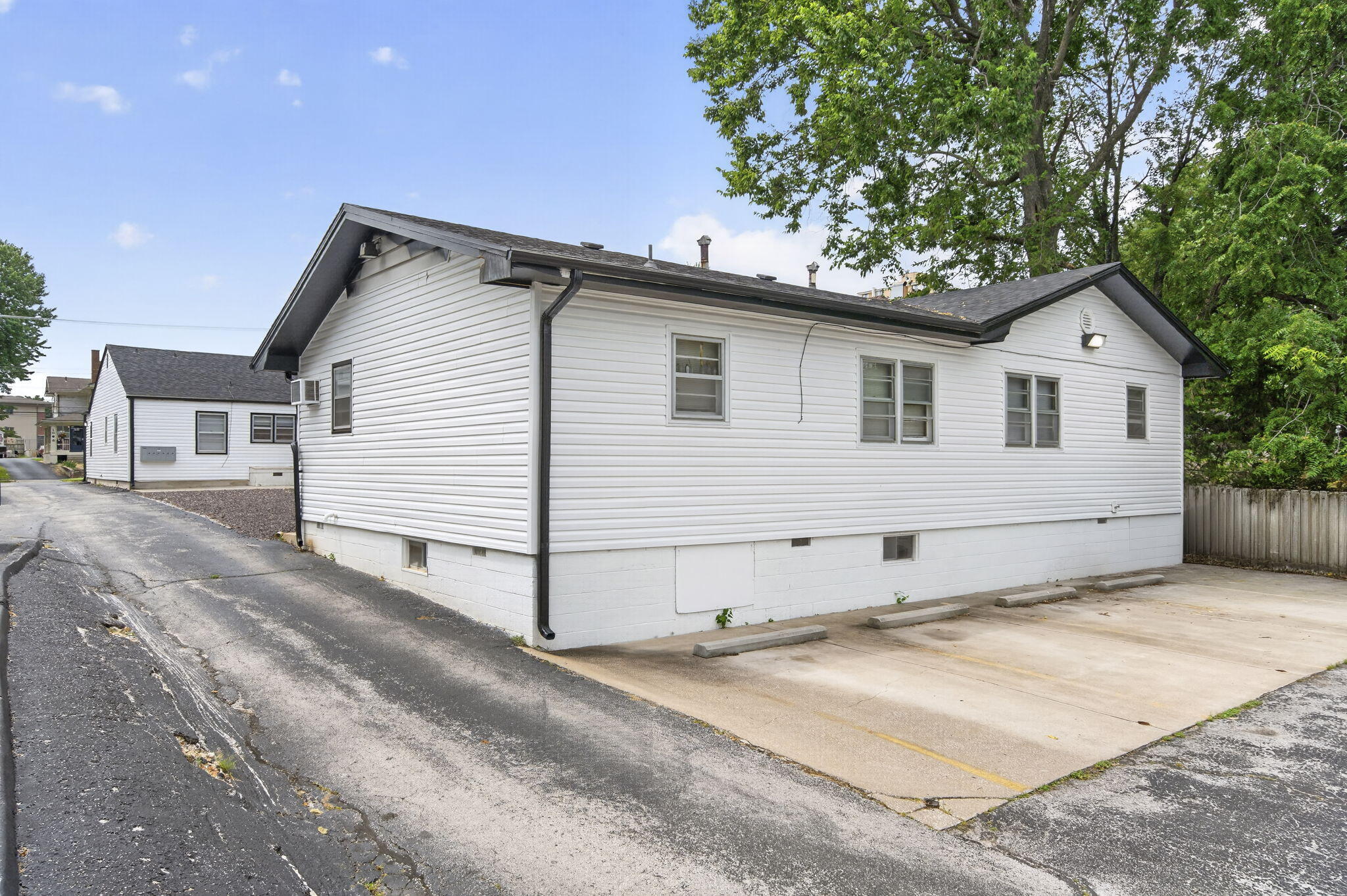 1009 East Walnut Street, Unit 4 Springfield, MO 65806 - Photo 23 of 24 23-web-or-mls-HWJ04696