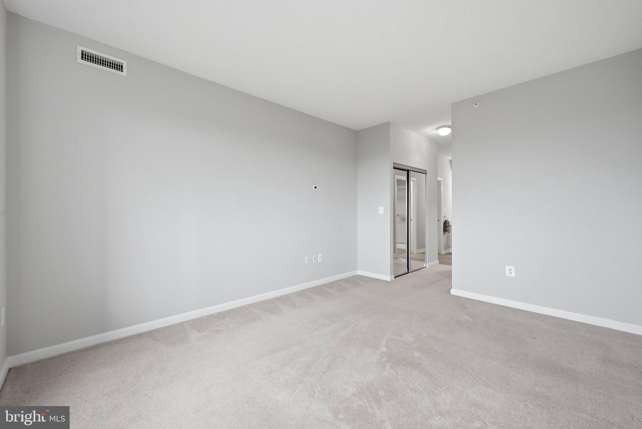 19375 Cypress Ridge Terrace, Unit 922 Leesburg, VA 20176 - Photo 26 of 89 Primary Bedroom