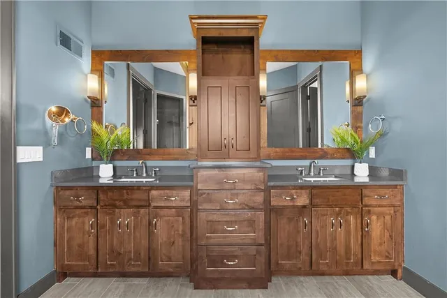 $1,300,000 | 2808 Northwest Nutall Court, Lee's Summit, MO 64081