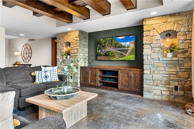 $1,300,000 | 2808 Northwest Nutall Court, Lee's Summit, MO 64081