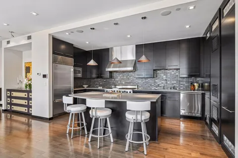 $630,000 | 201 South 11th Street, Unit 1120, Minneapolis, MN 55403