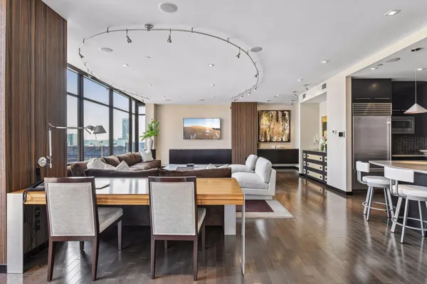 $630,000 | 201 South 11th Street, Unit 1120, Minneapolis, MN 55403