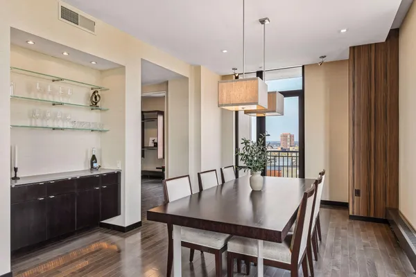 $630,000 | 201 South 11th Street, Unit 1120, Minneapolis, MN 55403