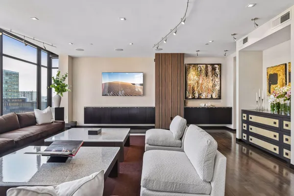 $630,000 | 201 South 11th Street, Unit 1120, Minneapolis, MN 55403