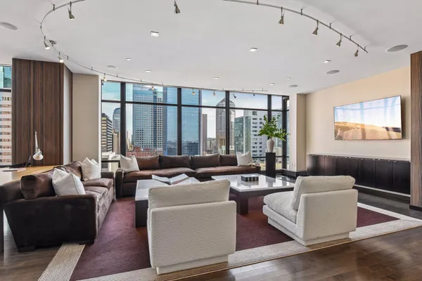 $630,000 | 201 South 11th Street, Unit 1120, Minneapolis, MN 55403