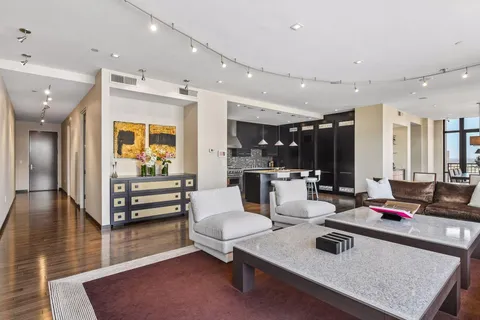 $630,000 | 201 South 11th Street, Unit 1120, Minneapolis, MN 55403