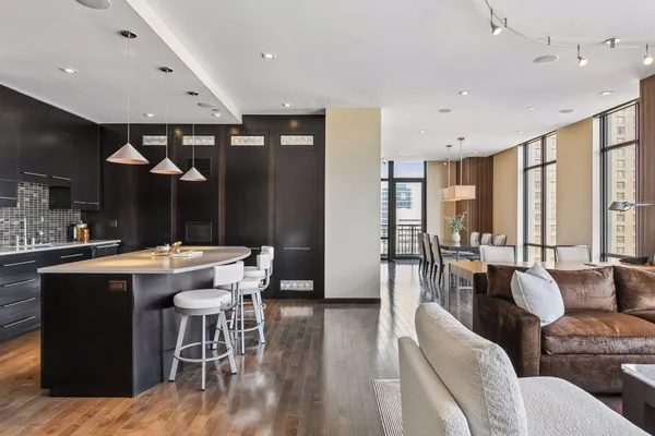 $630,000 | 201 South 11th Street, Unit 1120, Minneapolis, MN 55403