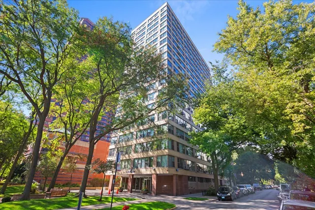 $224,900 | 2970 North Lake Shore Drive, Unit 6F, Chicago, IL 60657