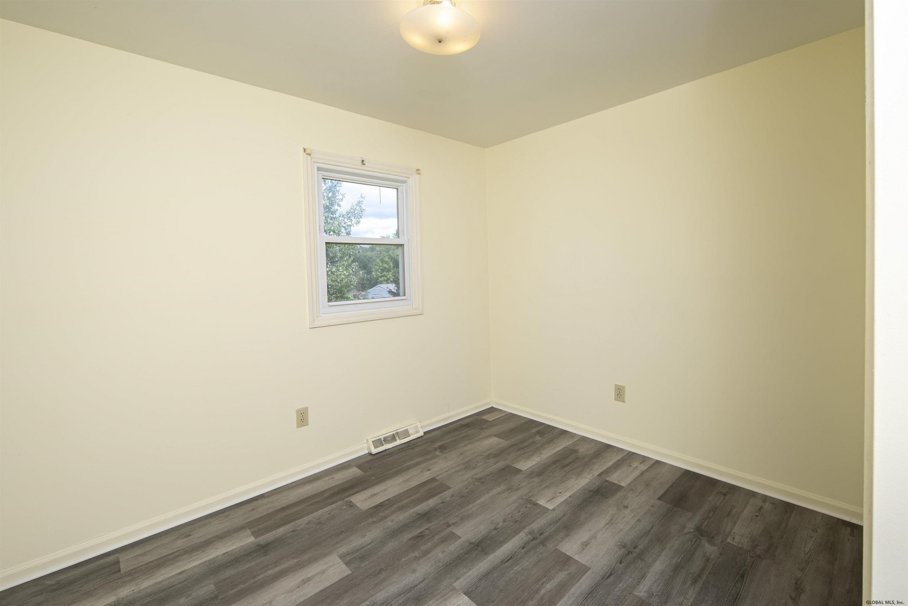 39 Abby Road Colonie, NY 12110 - Photo 12 of 28 Photo 12