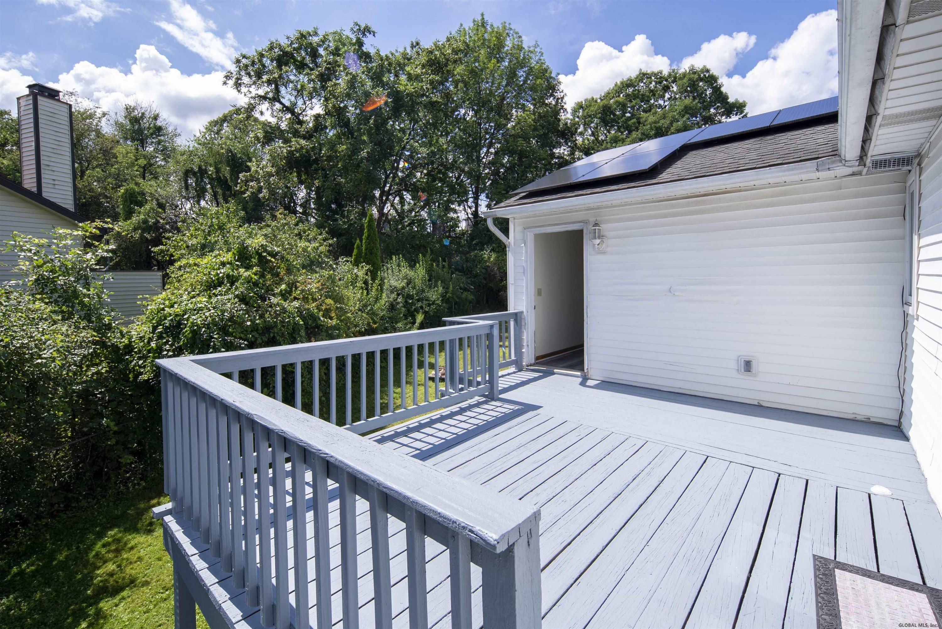 39 Abby Road Colonie, NY 12110 - Photo 5 of 28 Photo 5