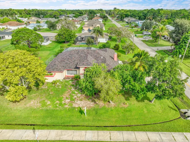 $449,000 | 113 Southwest Thornhill Drive, Port St. Lucie, FL 34984