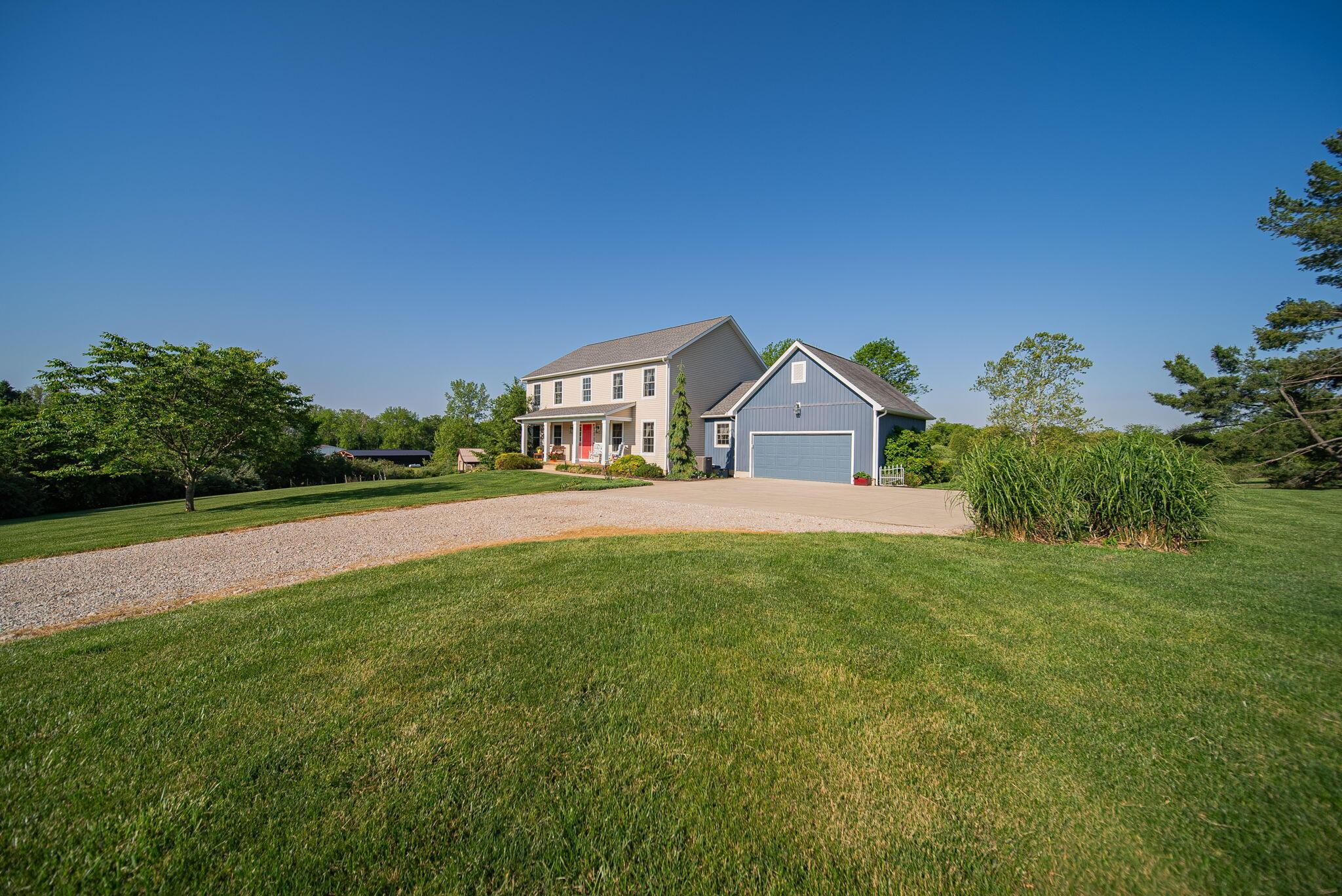 25885 Shoemaker Road Circleville, OH 43113 - Photo 6 of 48 exterior with driveway