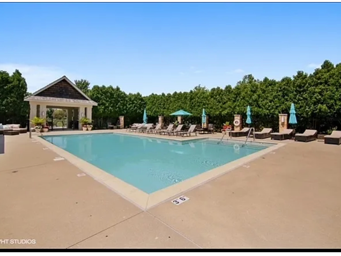 2139 Royal Ridge Drive Northbrook, IL 60062 - Photo 19 of 27 Gallery Image 19