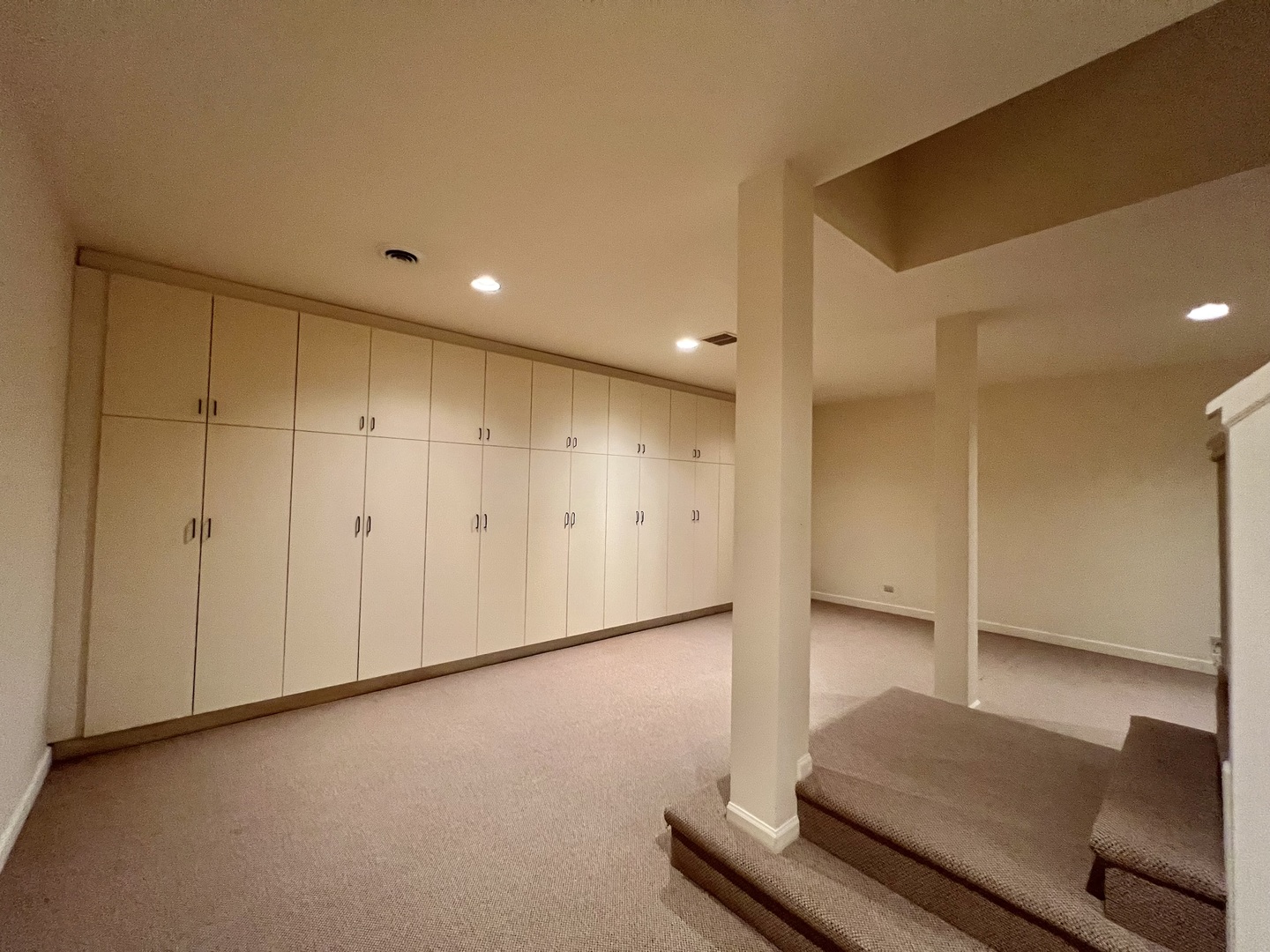 2139 Royal Ridge Drive Northbrook, IL 60062 - Photo 23 of 27 Gallery Image 23