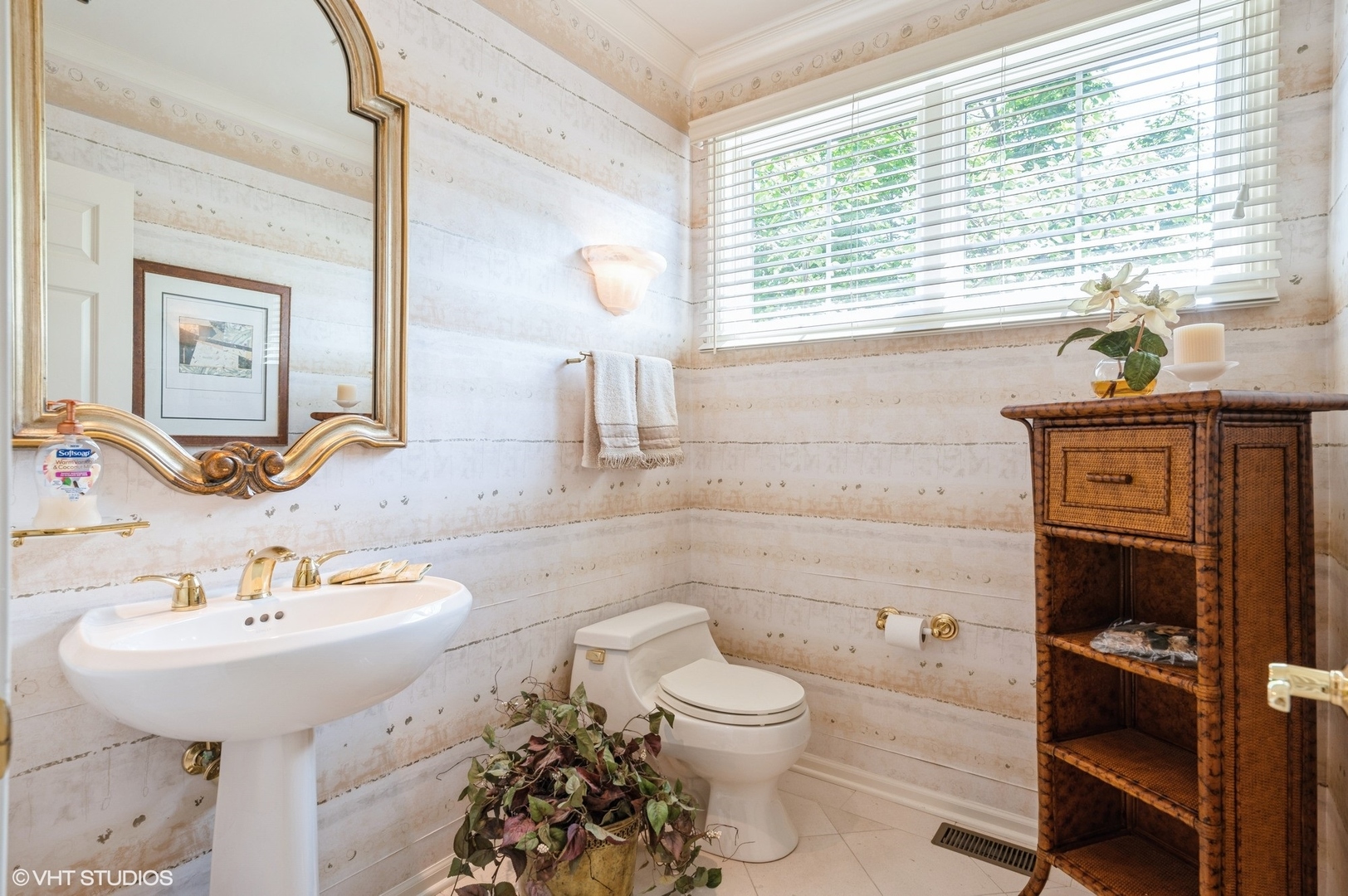 2139 Royal Ridge Drive Northbrook, IL 60062 - Photo 7 of 27 Gallery Image 7