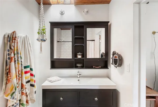 $3,175 | 956 Vernon Court, Venice, CA 90291