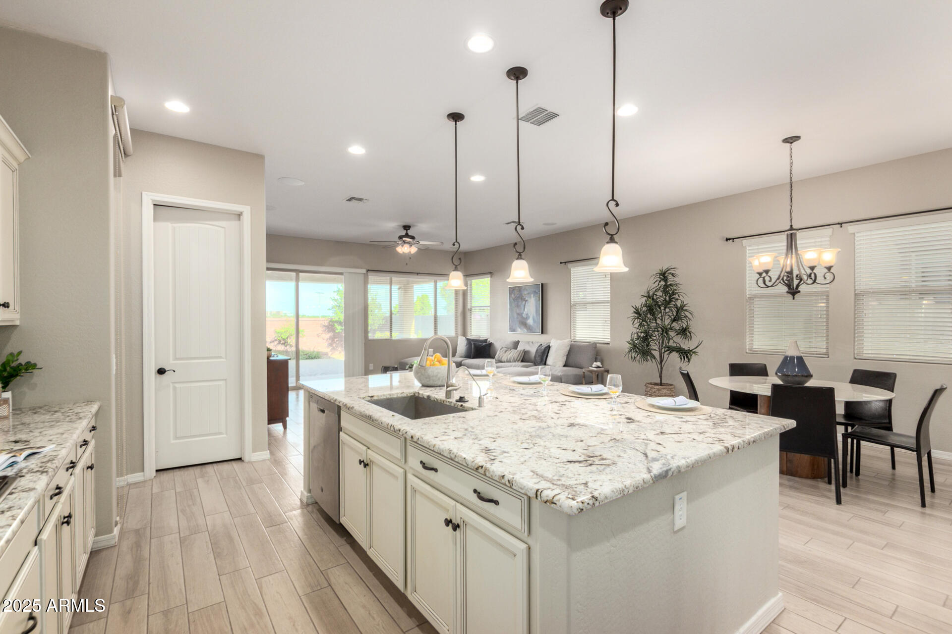 2811 South Jeffry Street Gilbert, AZ 85295 - Photo 11 of 42 16 Jeffry