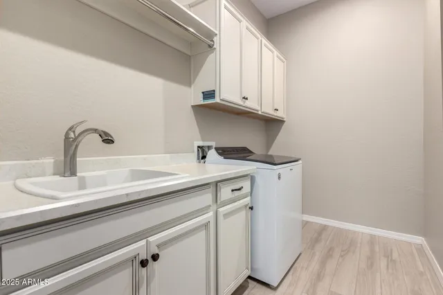 $690,000 | 2811 South Jeffry Street, Gilbert, AZ 85295