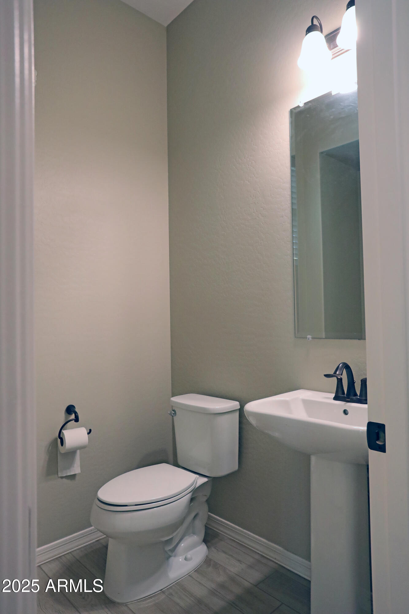 2811 South Jeffry Street Gilbert, AZ 85295 - Photo 40 of 42 5L8A4025