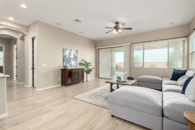 $690,000 | 2811 South Jeffry Street, Gilbert, AZ 85295