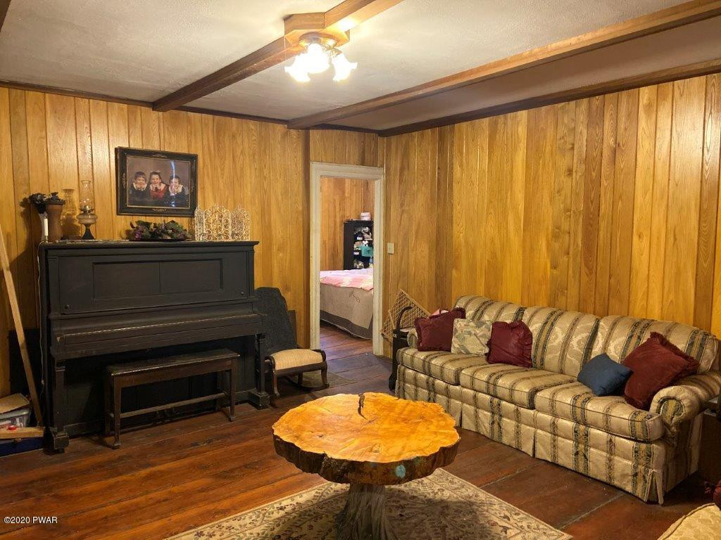 6 Rutkosky Road Prompton, PA 18456 - Photo 17 of 35 Living room (2)