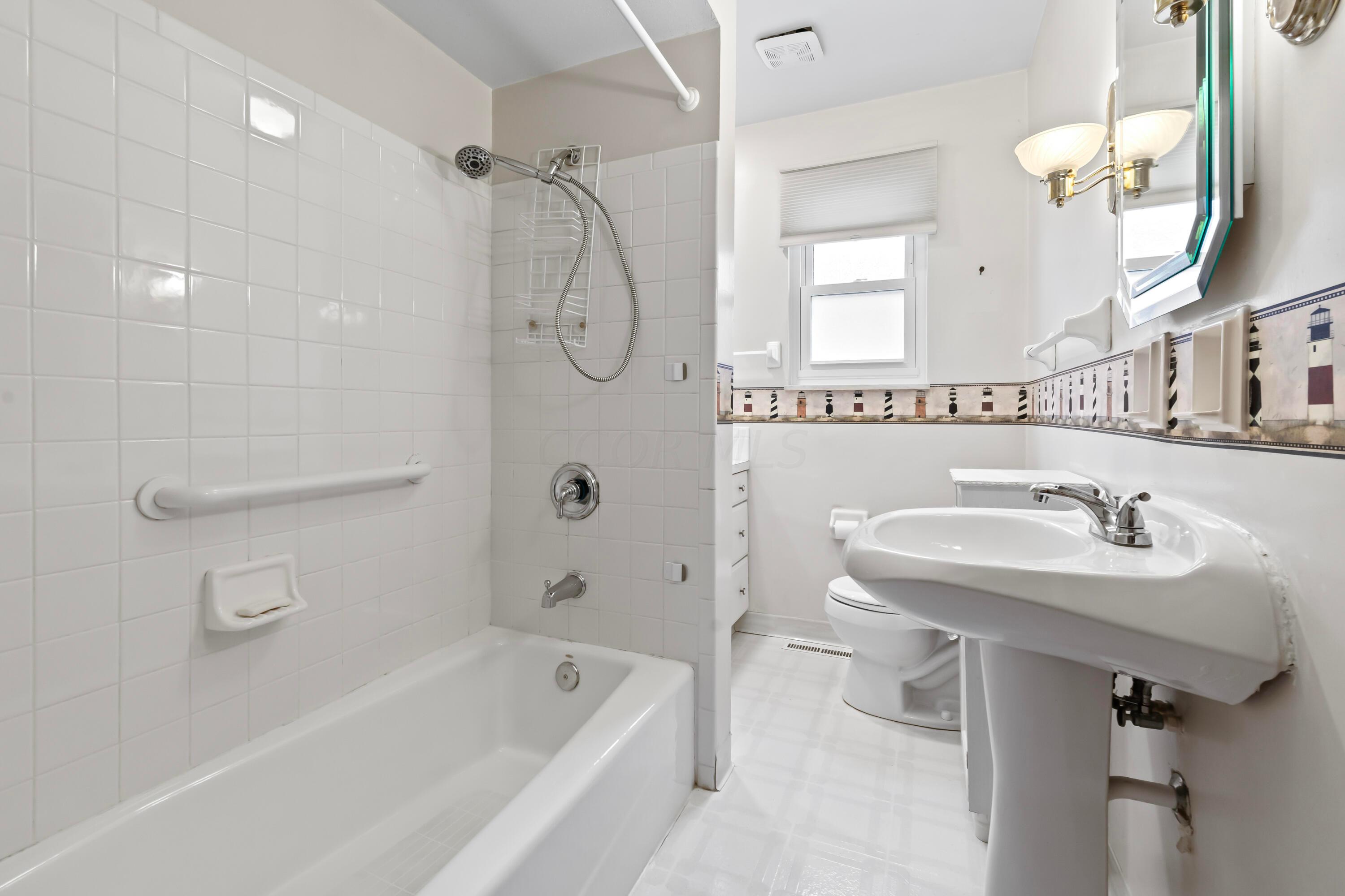 1792 Ardleigh Road Columbus, OH 43221 - Photo 28 of 39 photos_high_resolution_1792ArdleighRoad_