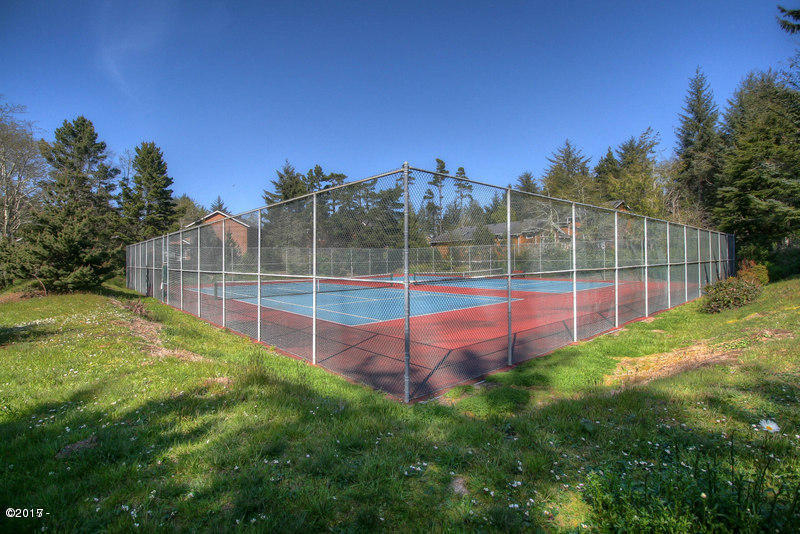 355 Midden Depoe Bay, OR 97341 - Photo 40 of 43 LWC Tennis