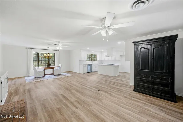 $379,800 | 14 Sylwood Place, Jackson, MS 39209