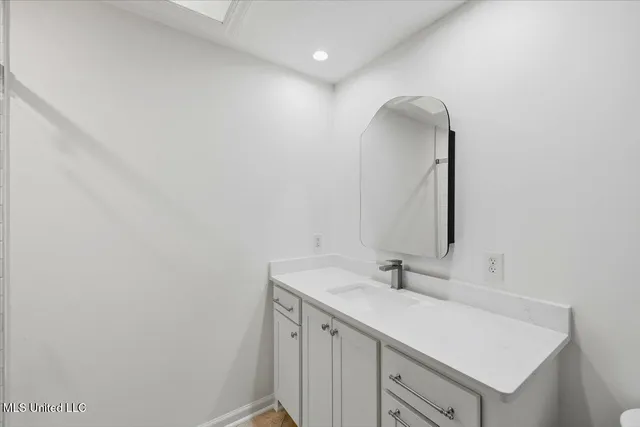 $379,800 | 14 Sylwood Place, Jackson, MS 39209