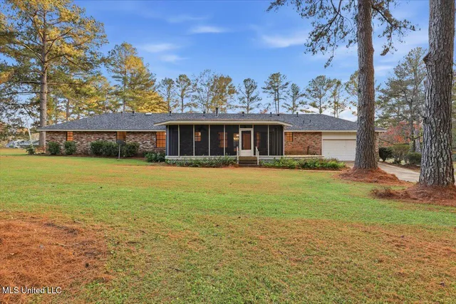 $379,800 | 14 Sylwood Place, Jackson, MS 39209