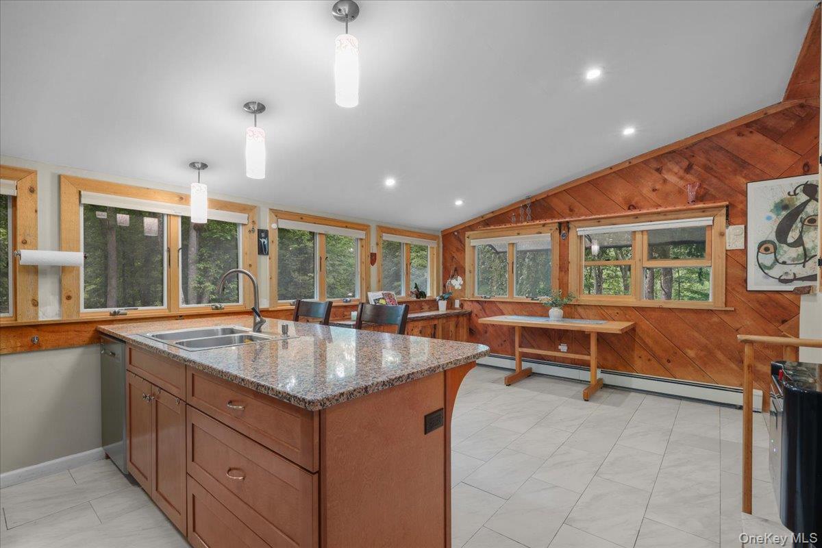 106 Ridgeland Road South Salem, NY 10590 - Photo 11 of 31 Eat in Kitchen