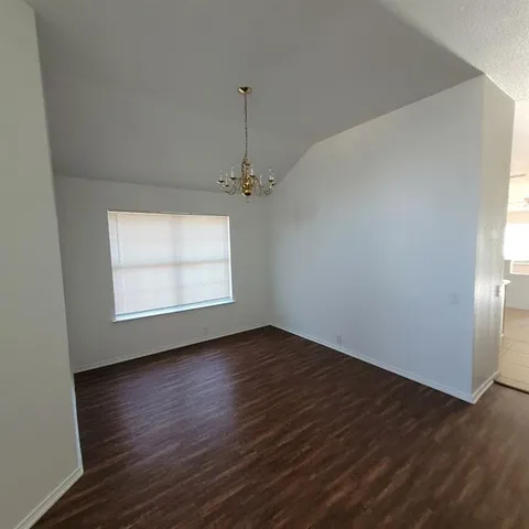 $2,095 | 825 Stafford Station Drive, Saginaw, TX 76131