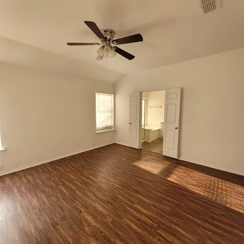 $2,095 | 825 Stafford Station Drive, Saginaw, TX 76131