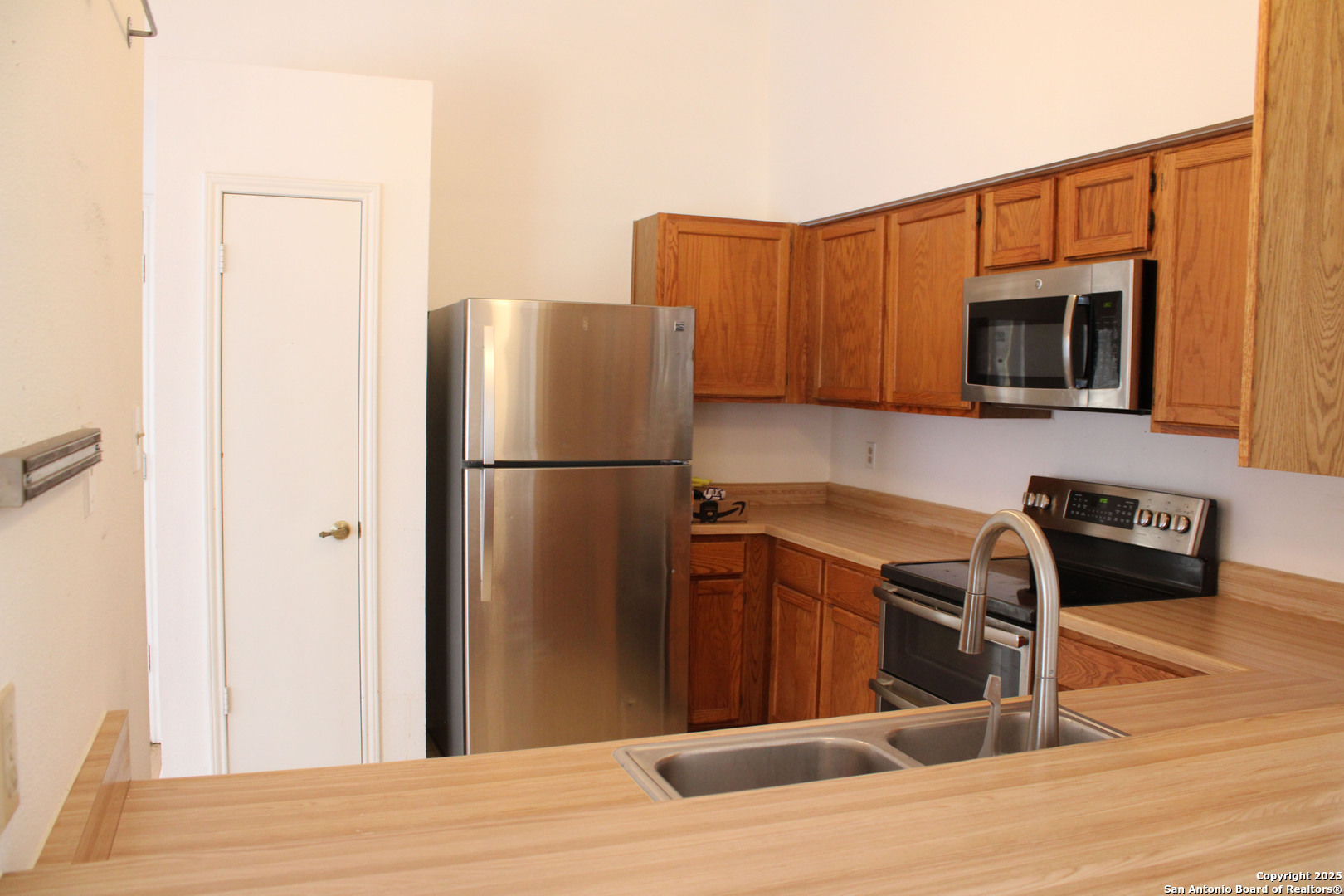 14110 George Road San Antonio, TX 78231 - Photo 11 of 28 Gallery Image 11