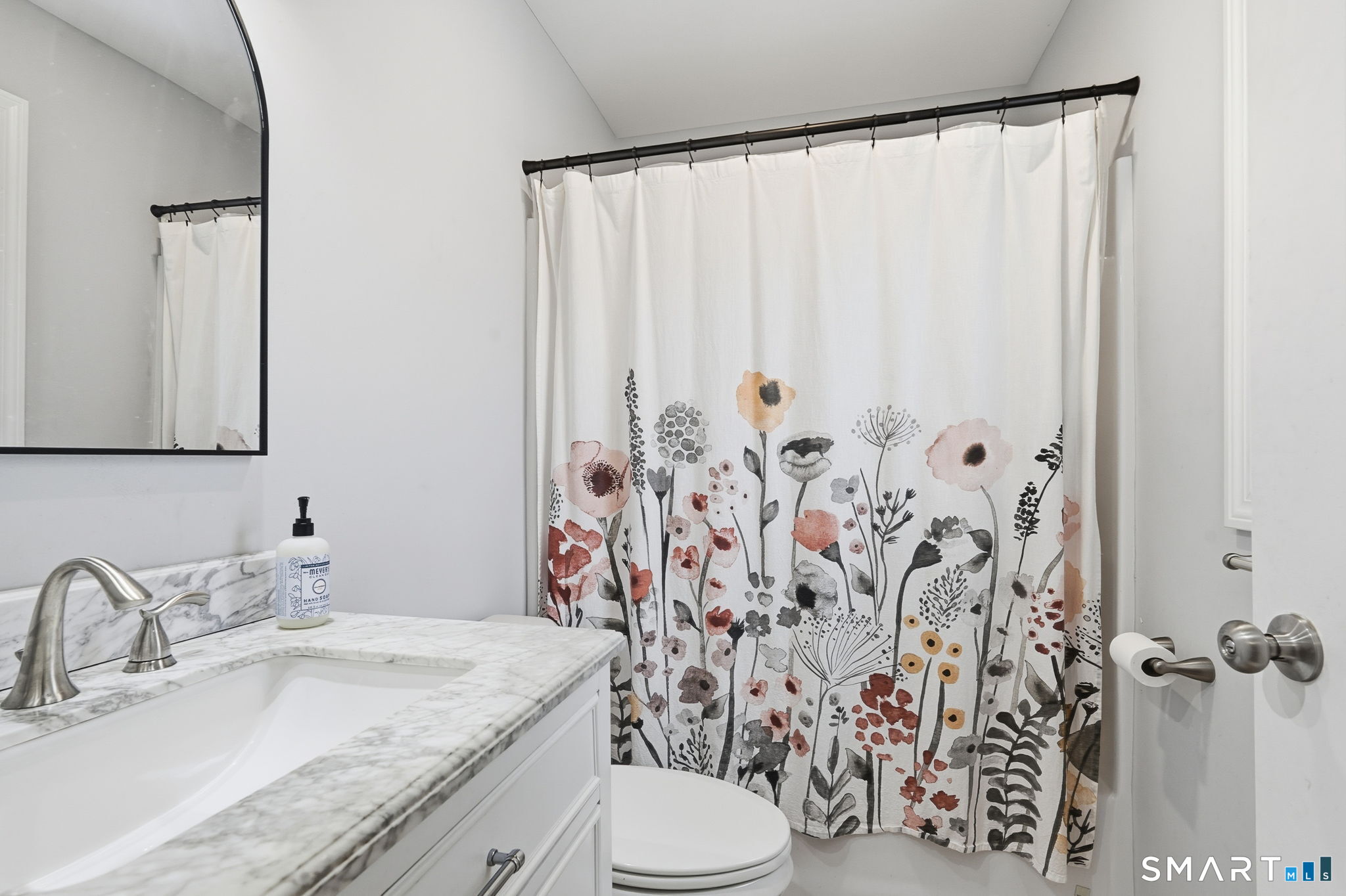 1320 Chopsey Hill Road Bridgeport, CT 06606 - Photo 12 of 21